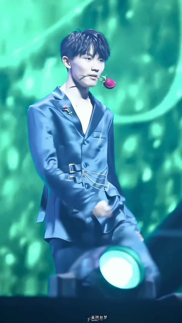 马哥的大排骨#马嘉祺 #重逢 #loveshot #fyp #饭拍