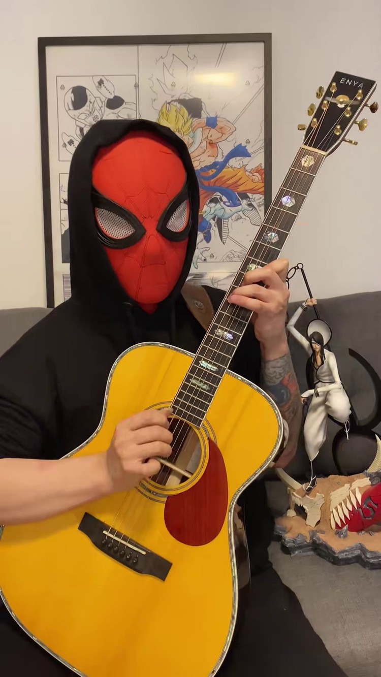 吉他蜘蛛爬手图图片