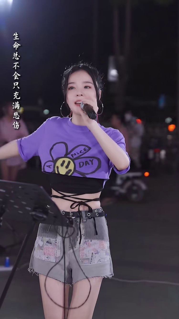 还是你们有故事了?#lydia翻唱 #lydia #飞儿乐队