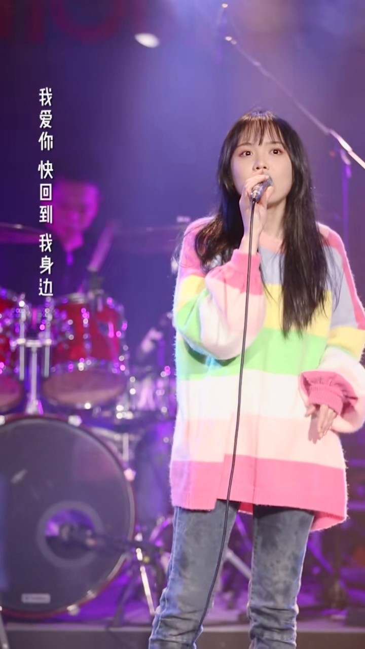 明明是光良的歌却被她唱的那么有味道简直不输原唱