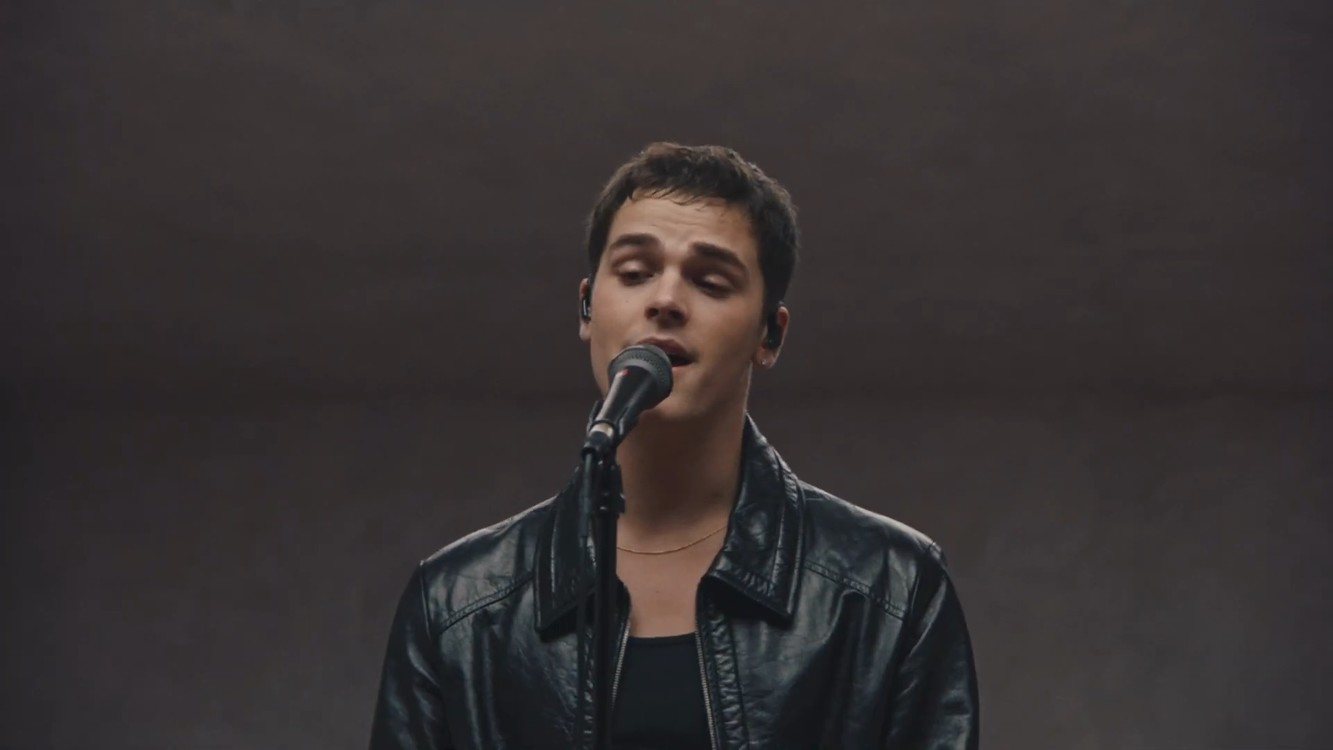 aj mitchell - maybe (live performance)