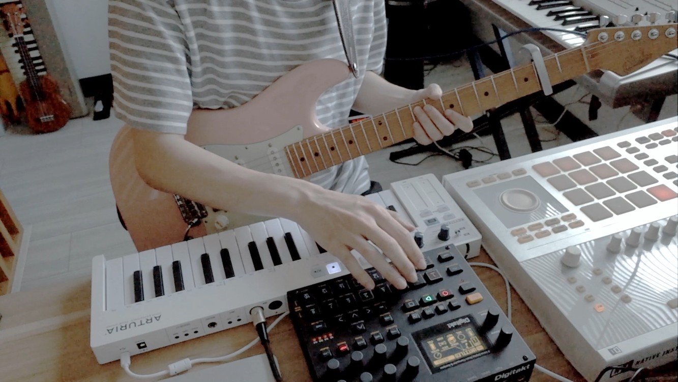  - 粉色才是猛男应该喜欢的颜色（一个人在家能怎么玩音乐呢）