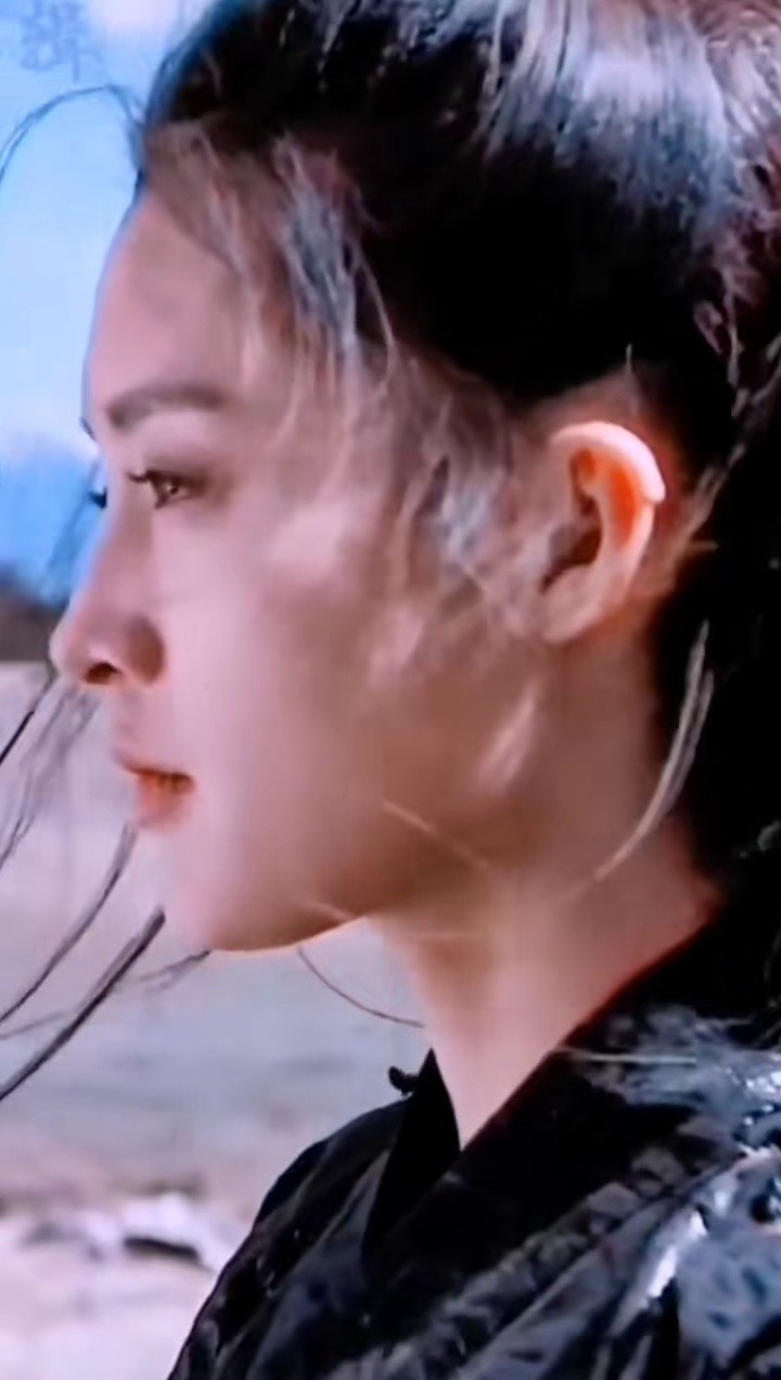 正能量演员李沁  人人都说沁菇凉哭戏绝美,可又有谁知道那是我们沁