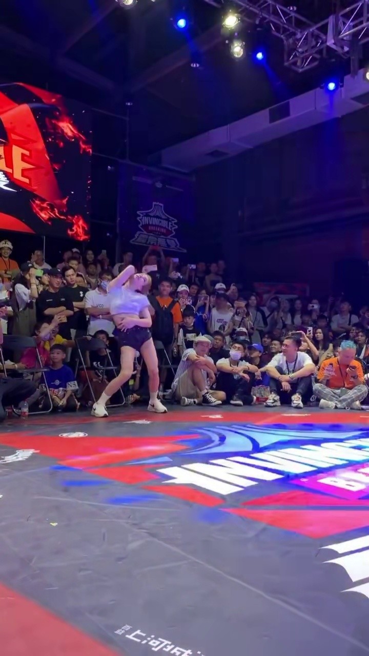 甩手舞ac震撼来袭 太炸了 男人性感起来没女人什么事了!