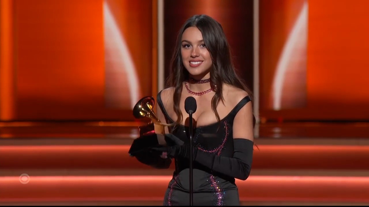 olivia rodrigo已获最佳新人最佳流行专辑,最佳流行歌手三座大奖