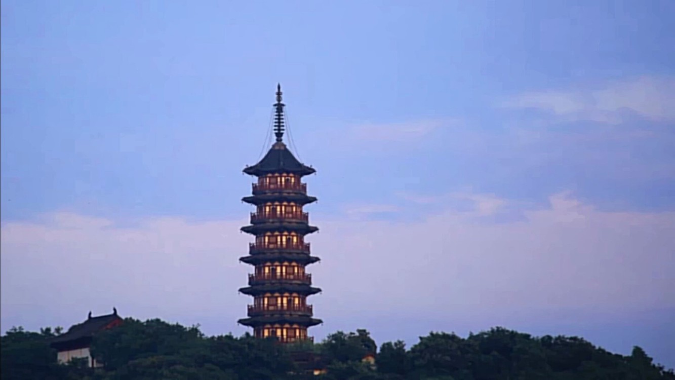 - 《“第一”之歌》快乐天使演唱