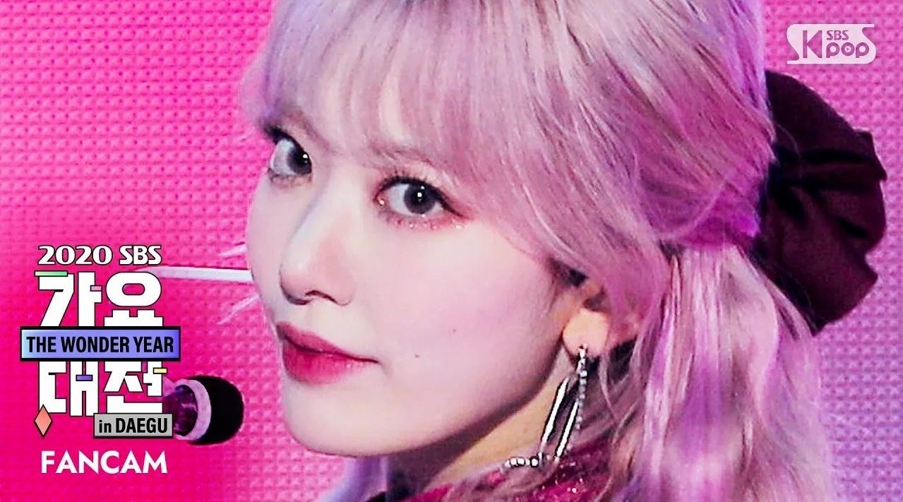  - 宫脇咲良<幻想童话 + Panorama>201225 SBS歌谣大战横版直拍