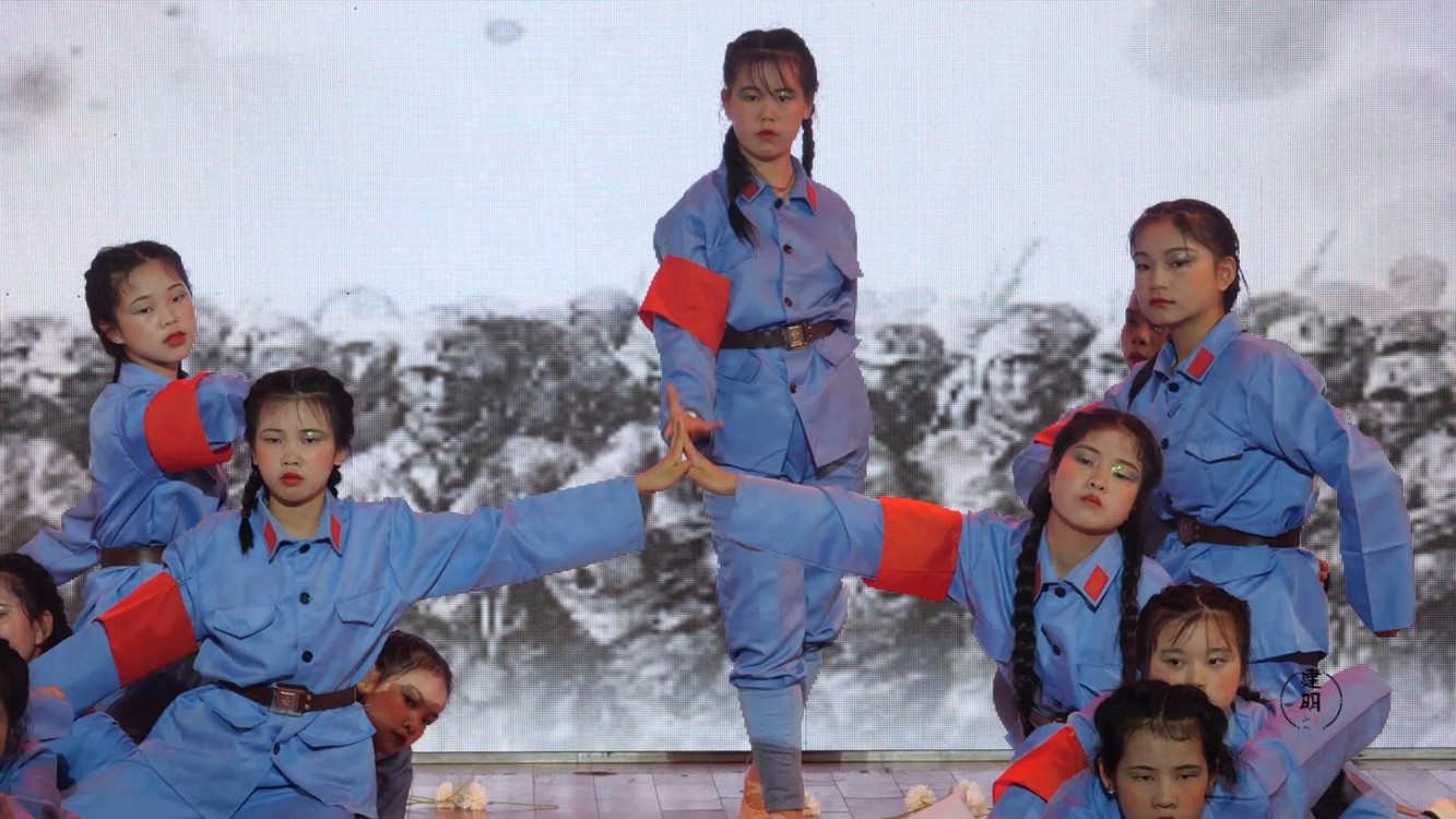 群舞《无名花》