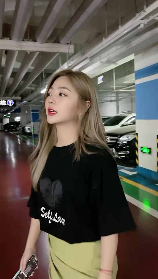  - 教堂的白鸽不会亲吻乌鸦