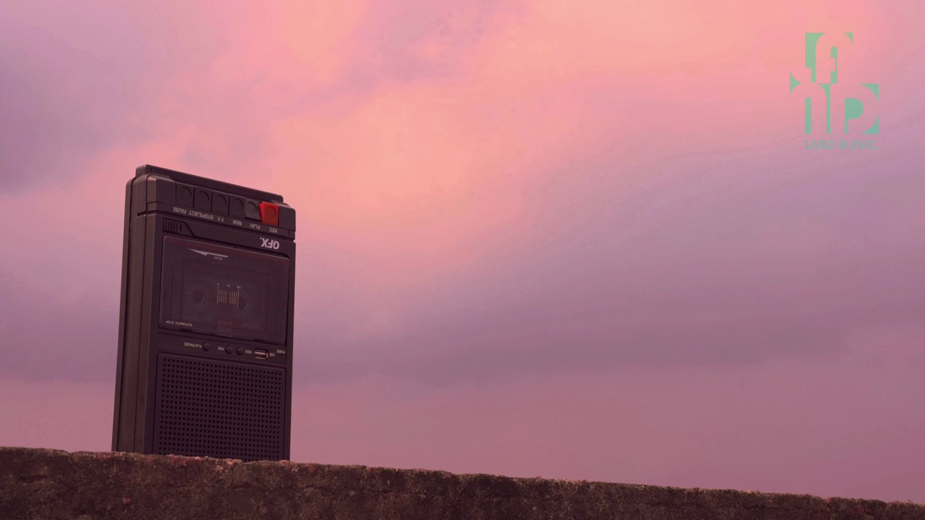  - “夏天有冰凉的饮料、音乐和心动”