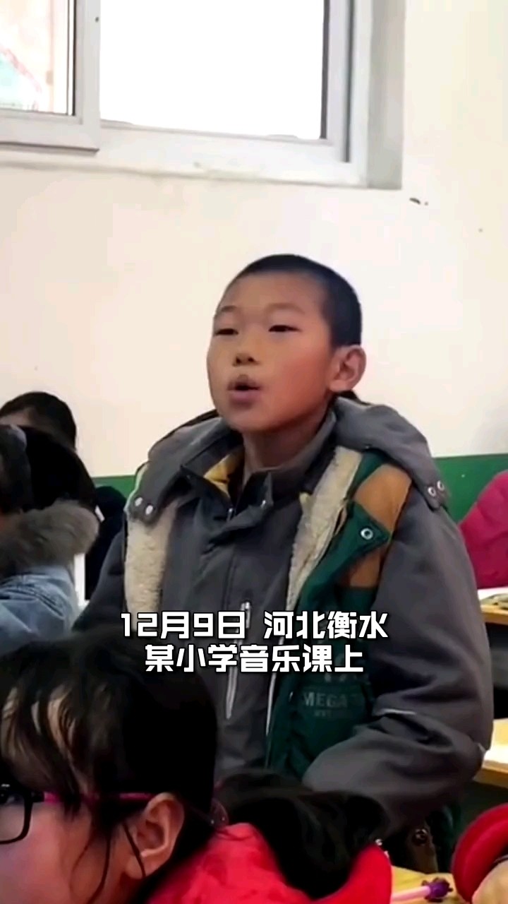  - 惊艳！五年级男生戏腔唱流行歌～网友：天使吻过的嗓音！