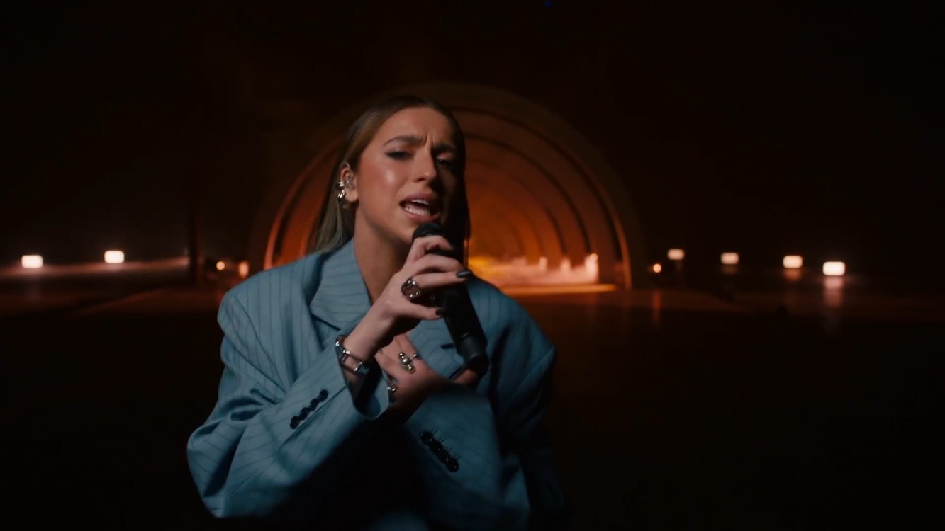  - slower (Live) - Tate McRae难得一见的现场