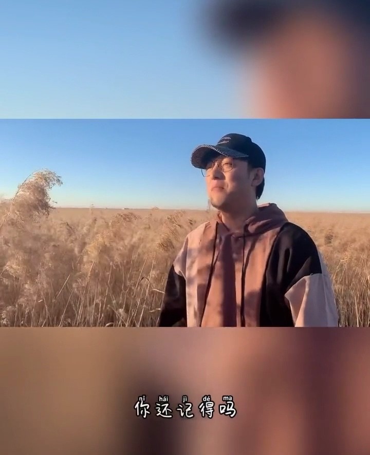 韩小欠捂着伤口不喊疼努力忍着眼泪不冲动