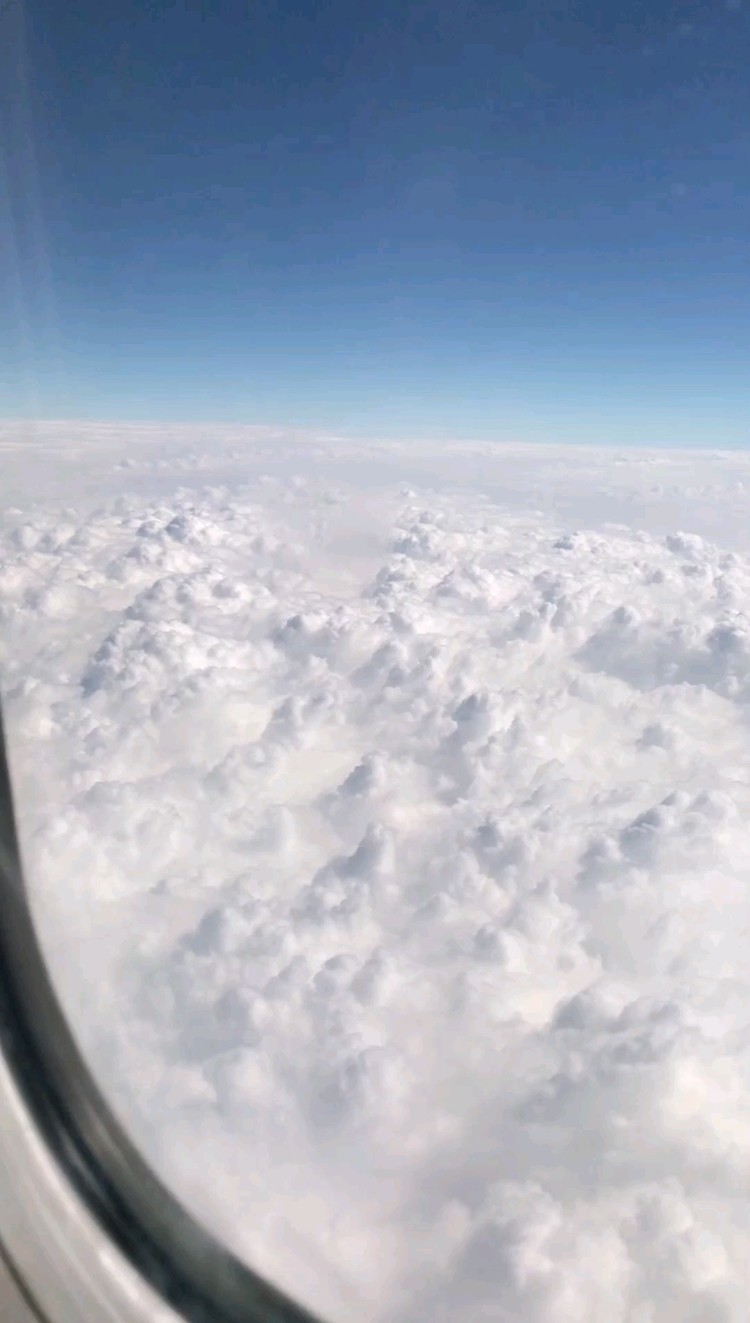  - ☁️边有个小卖铺，贩卖着我对你的温柔。