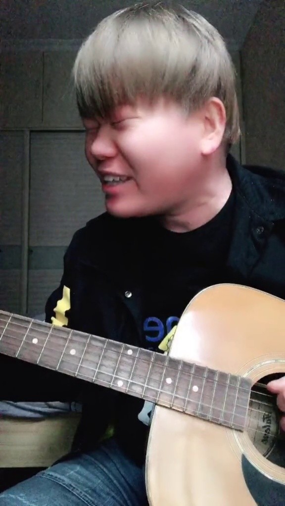 和哈利halleeee一起合拍