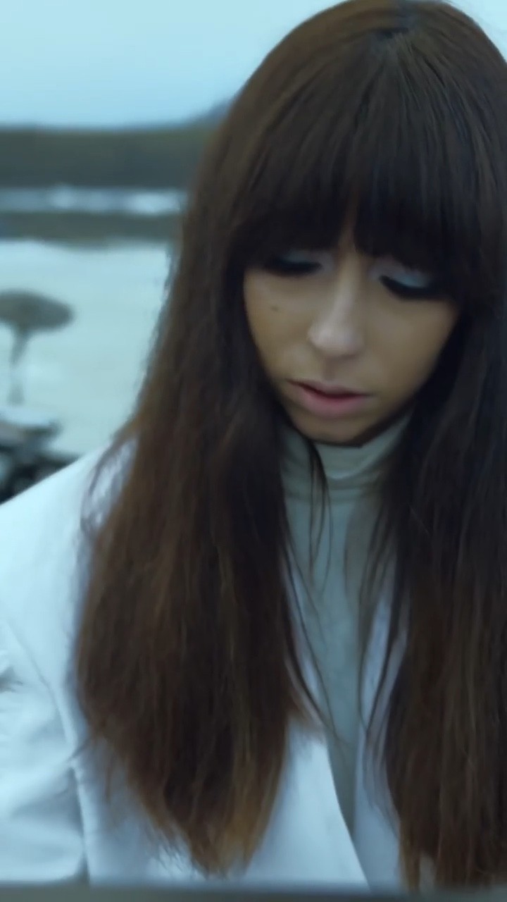 - Giolì & Assia - Playing Chess