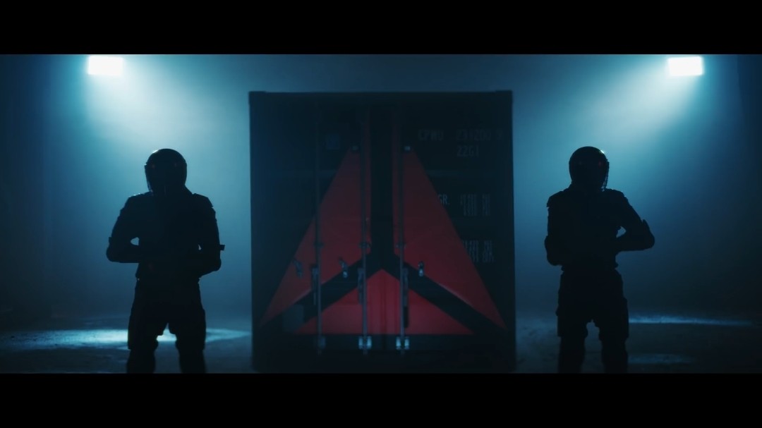  - Man On The Moon (官方音乐视频)