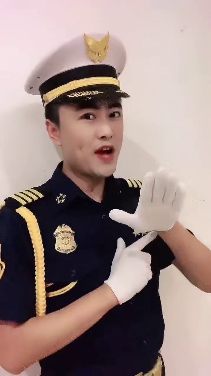 热门 #保安哥哥 #帅哥