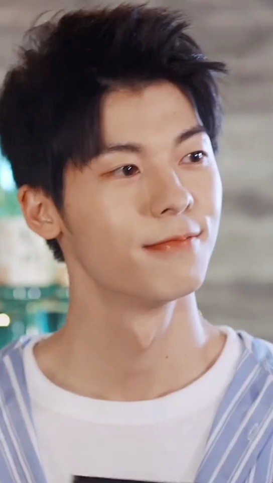 许光汉《别再想见我》转个弯遇见了你,下意识的你就别再拥抱我