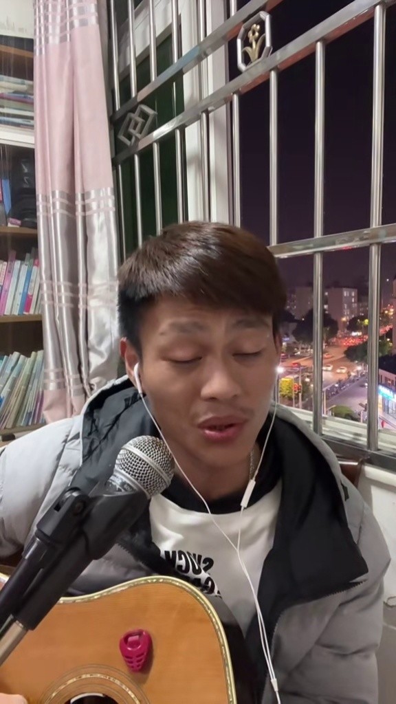 西海情歌纯音乐分享这个旋律总是会深深的印在脑海里很怀念的旋律