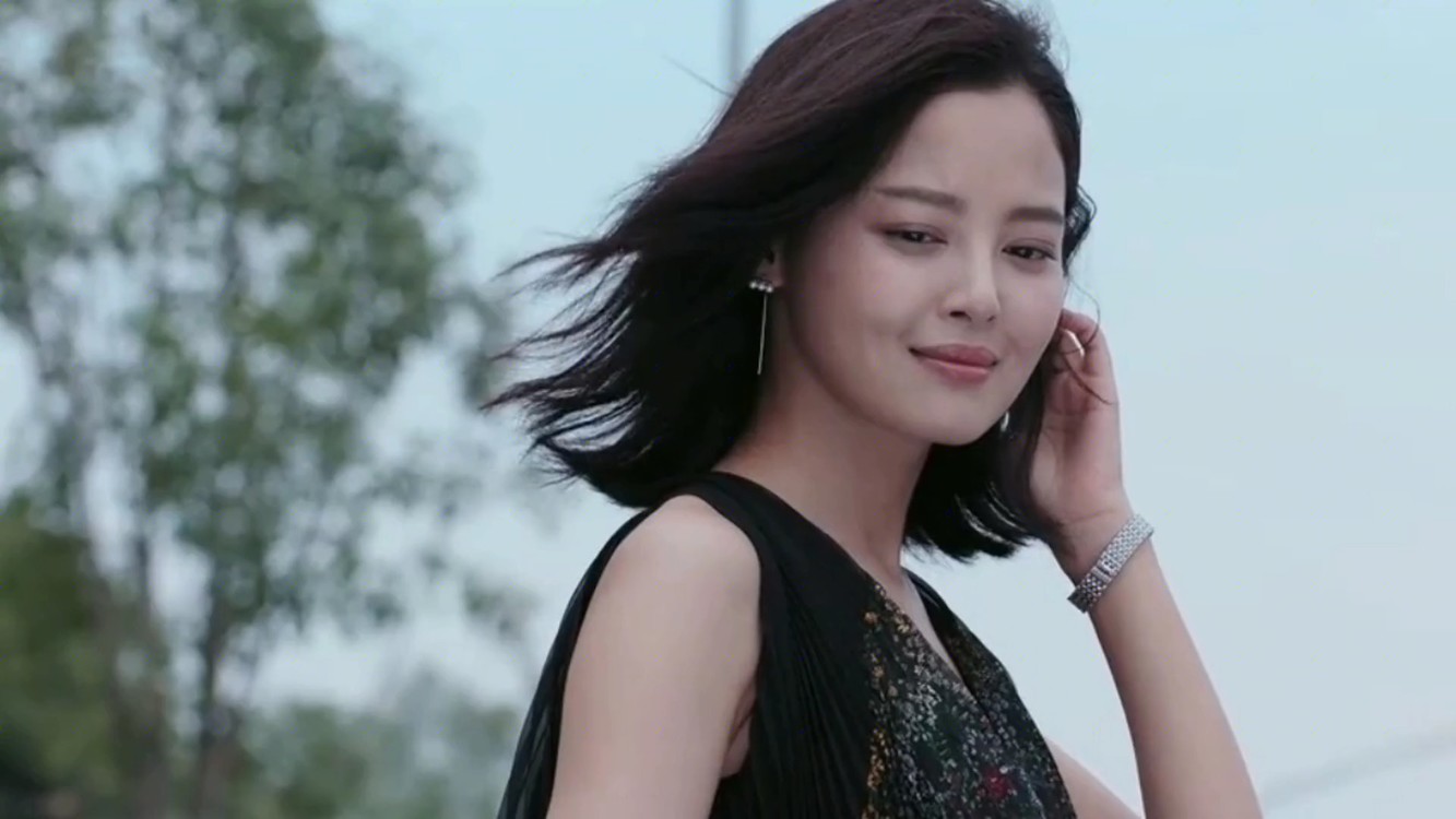 孙露一首《鬼迷心窍》,深情动听,歌声令人陶醉.