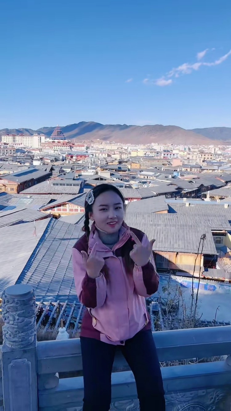 颜久冰 天天忙着过年,差点忘记发作品了