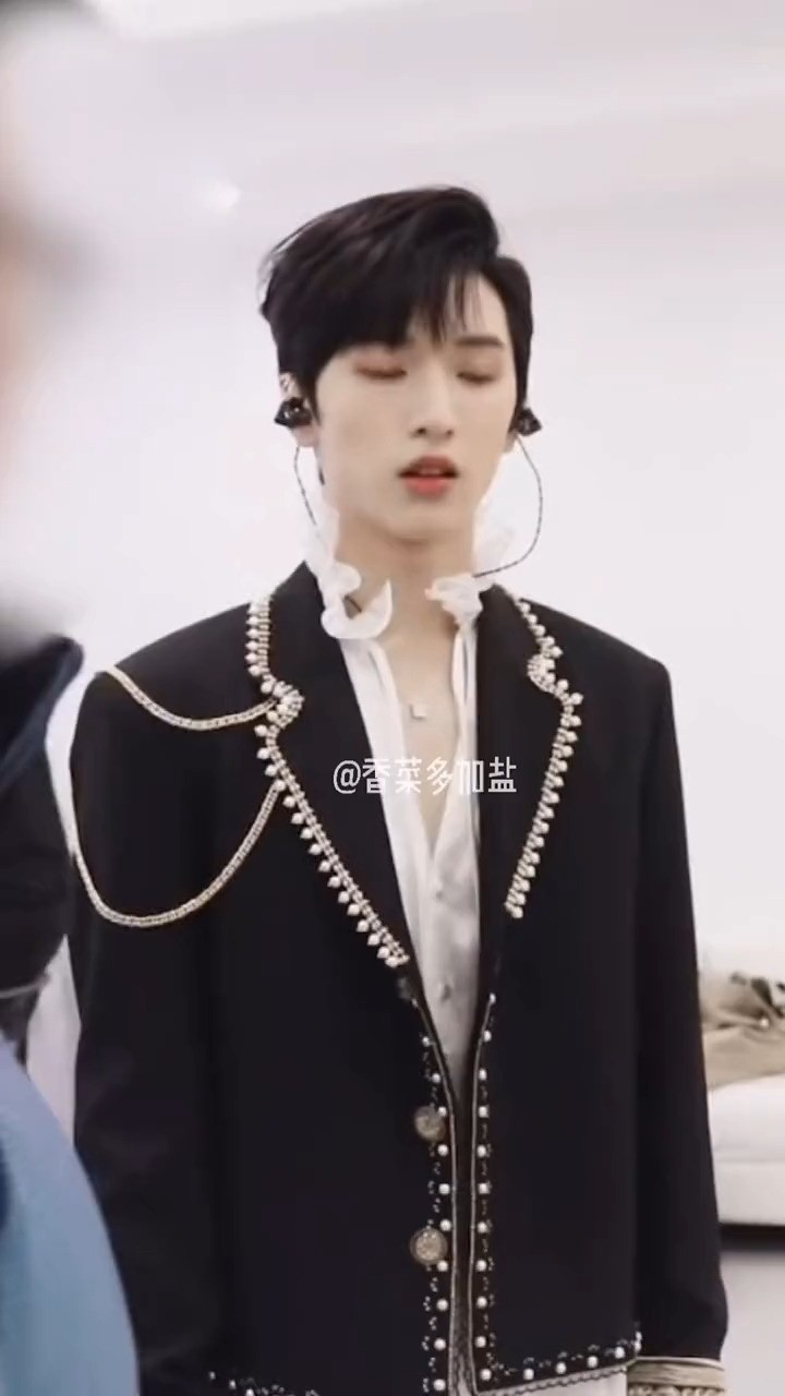 严浩翔你严王《飘向北方》清唱cut