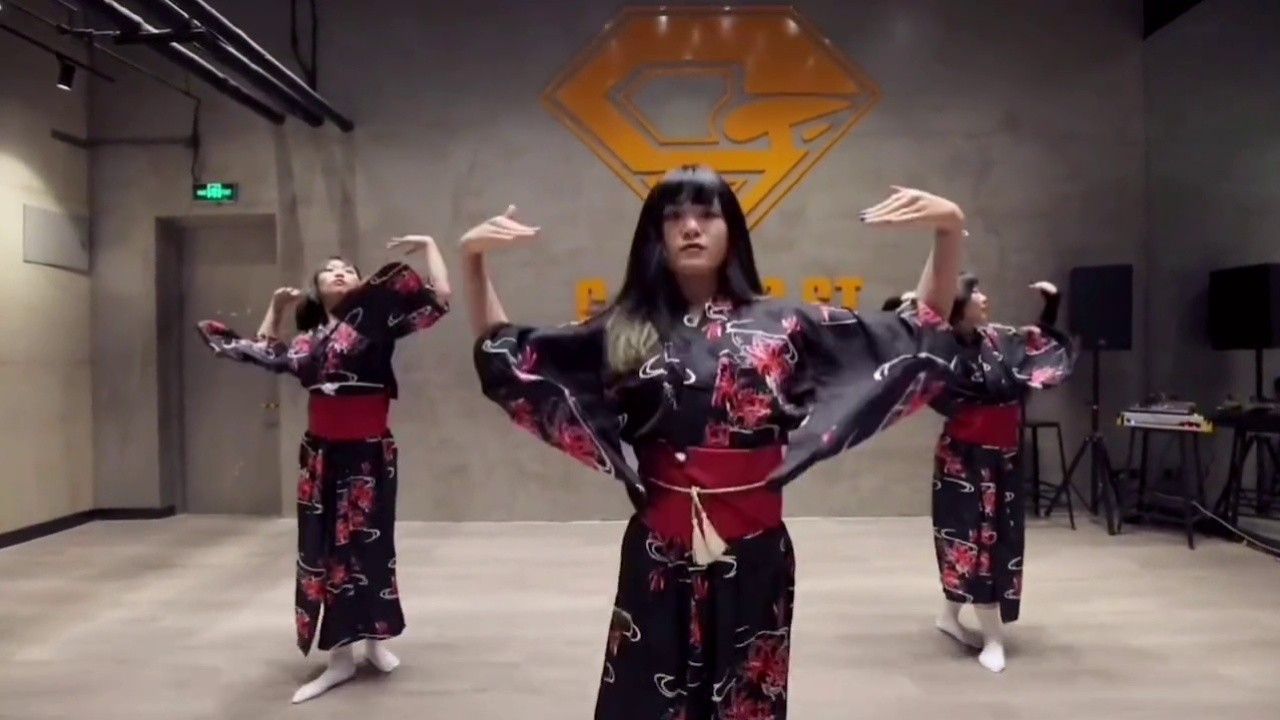 日韩混血女性说唱歌手ちゃんみな(chanmina)发布单曲