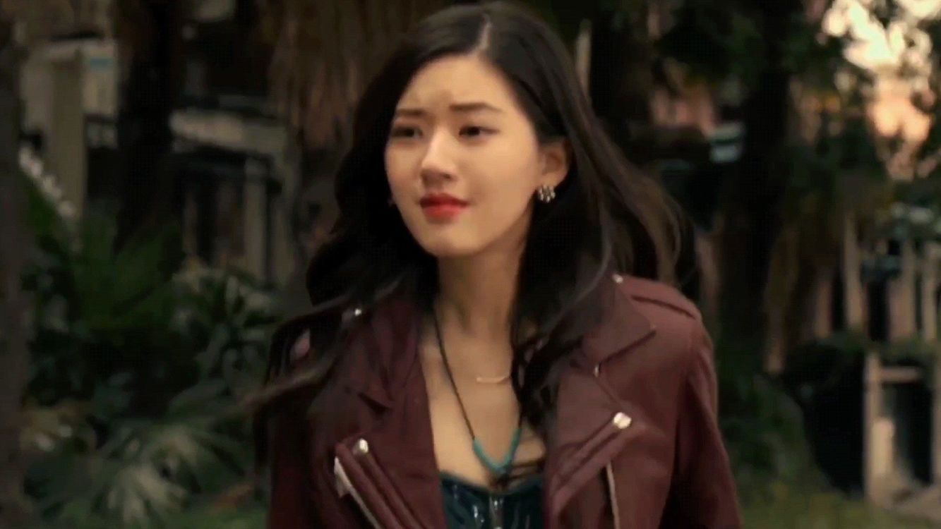 - 伤感情歌《谁不是》,忧伤旋律,句句入心