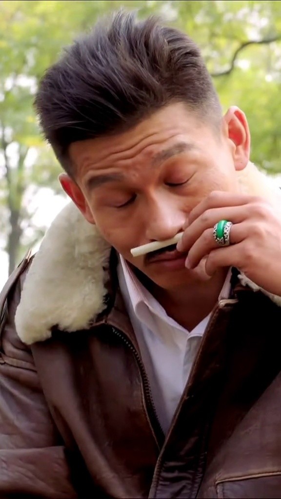 怎么连个辅助都这么帅这峡谷我真心受不了了