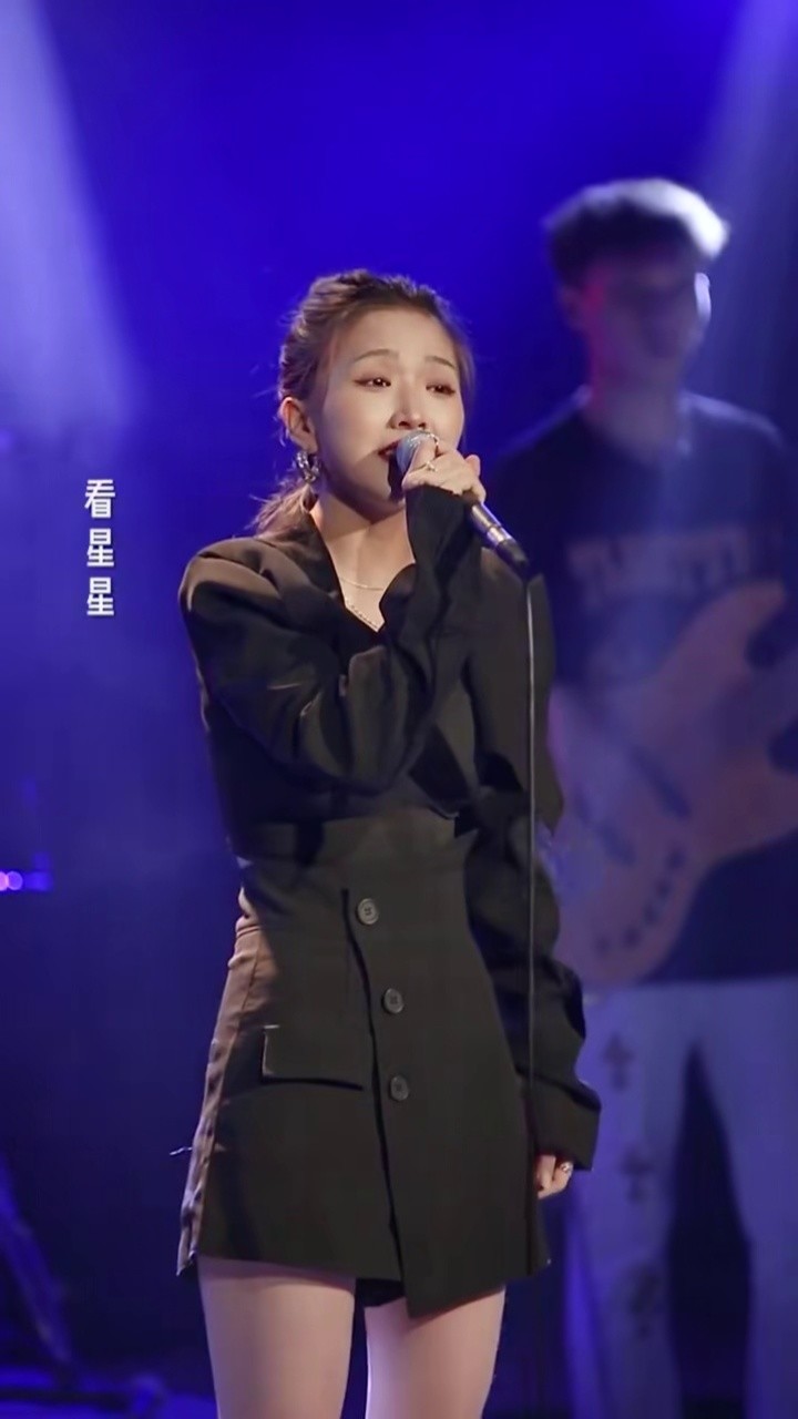 谢谢你把所有的温柔都留给了我 #tzhouse#音乐现场#王小草