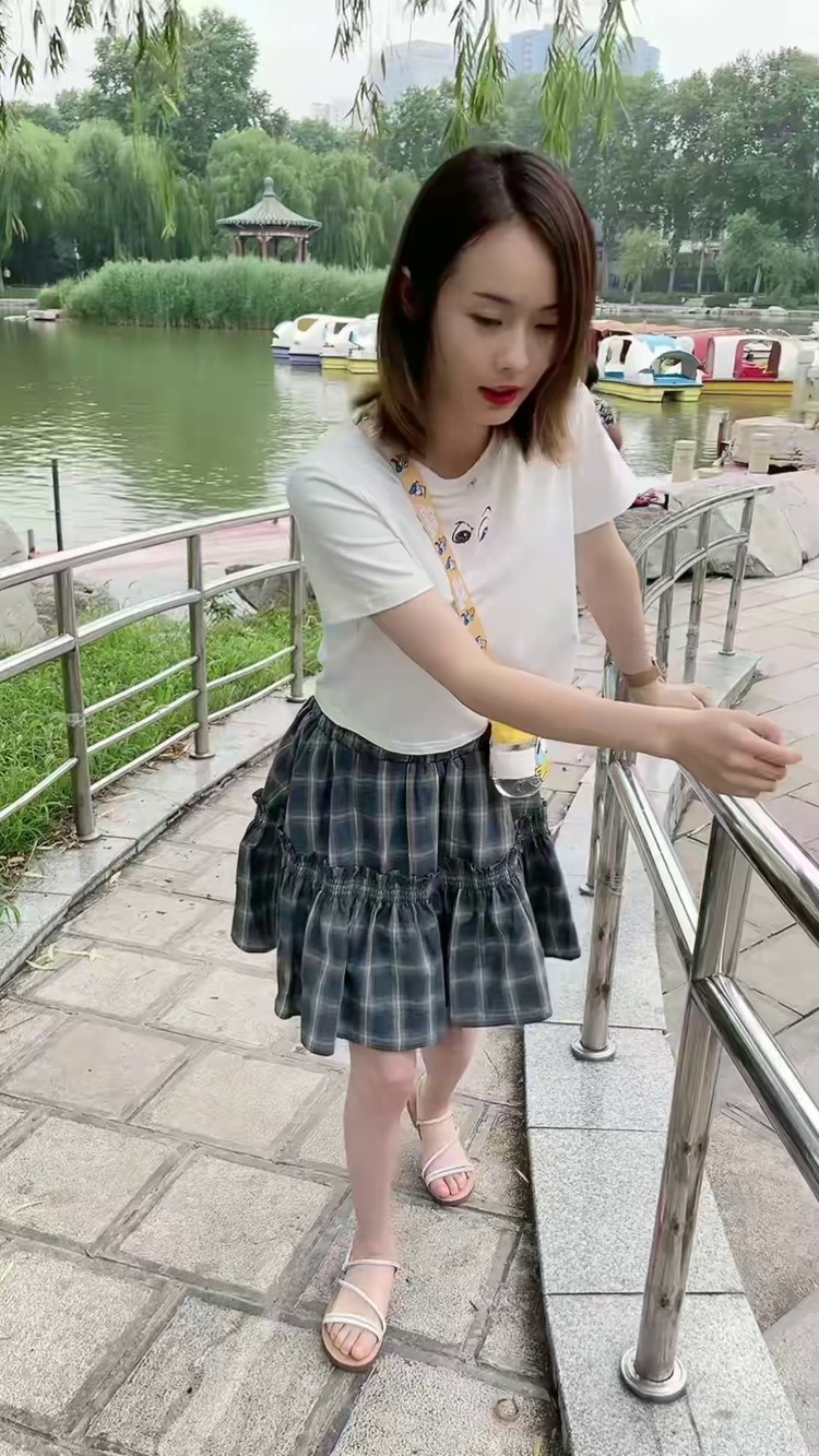 李尚轩的日常  是短发,是164,是双眼皮,是受伤8年,是嘴硬心软口是心