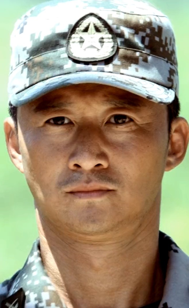 - 太阳下山了夜里也有灯打开