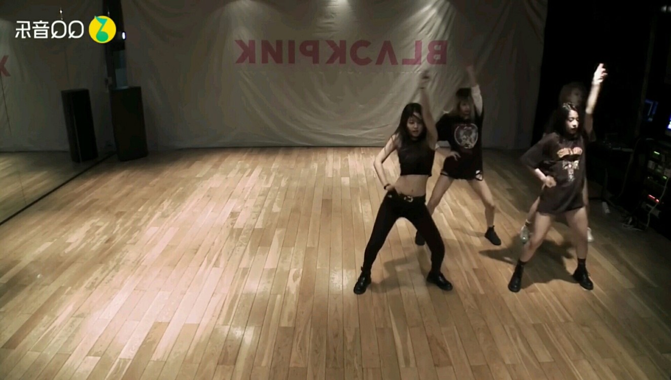 boombayah镜面舞蹈