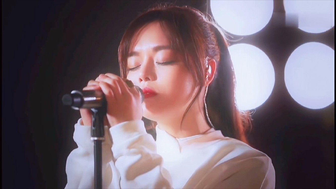 黄霄云《星辰大海》完美的女生78