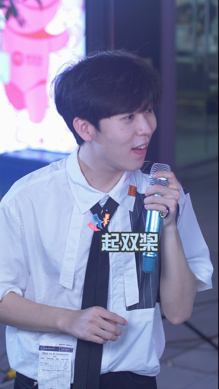 观众说想听"当当当"的歌《让我们荡起双桨》经典儿歌,勾起回忆