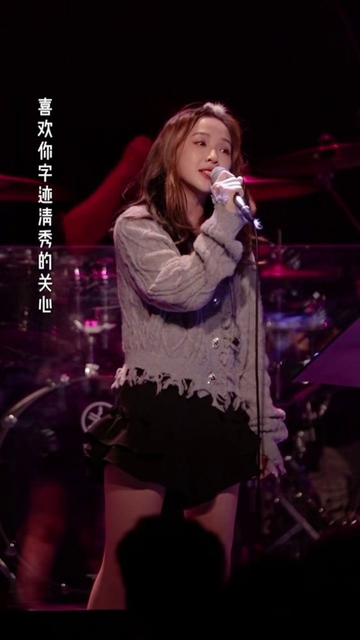 青春期的爱情也许没有结果 但总是有意义 #tzhouse #音乐现场 #王小草