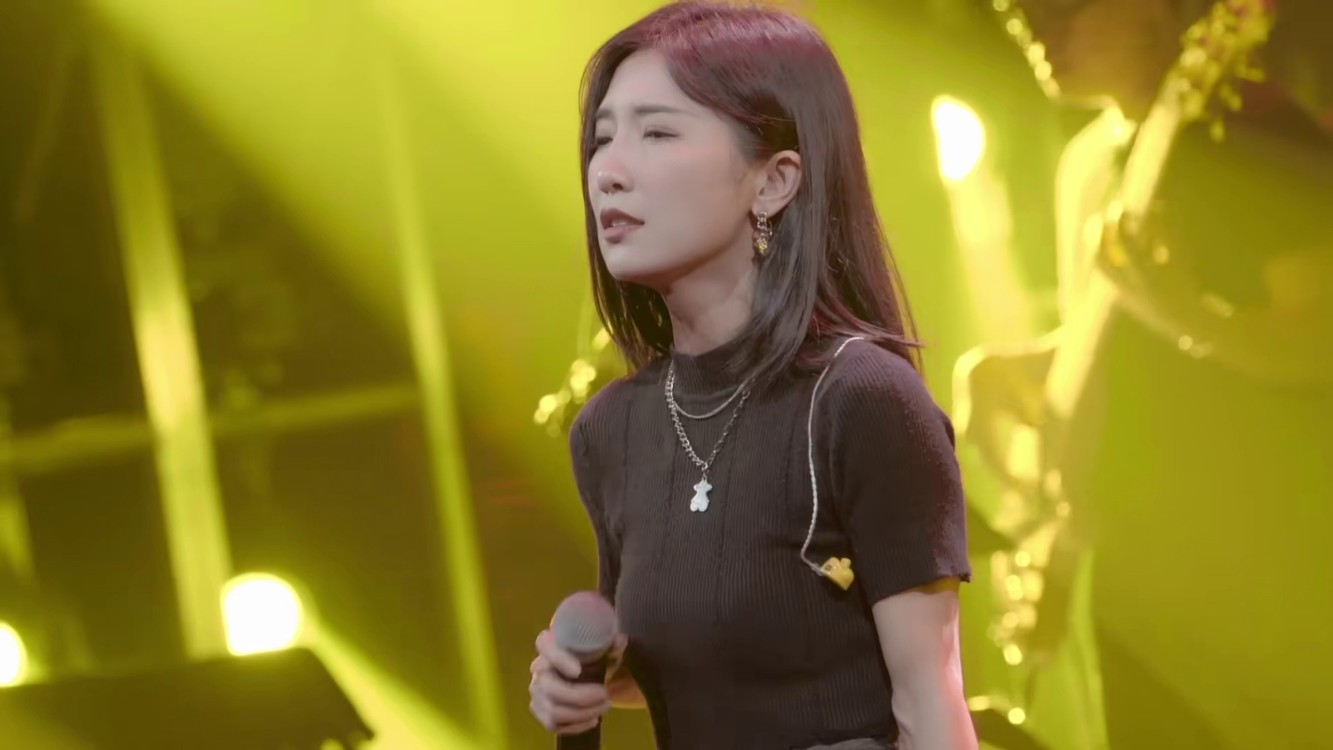 我对她的爱意如潮水般汹涌#音乐现场 #livehouse #爱如潮水 @黄小幺