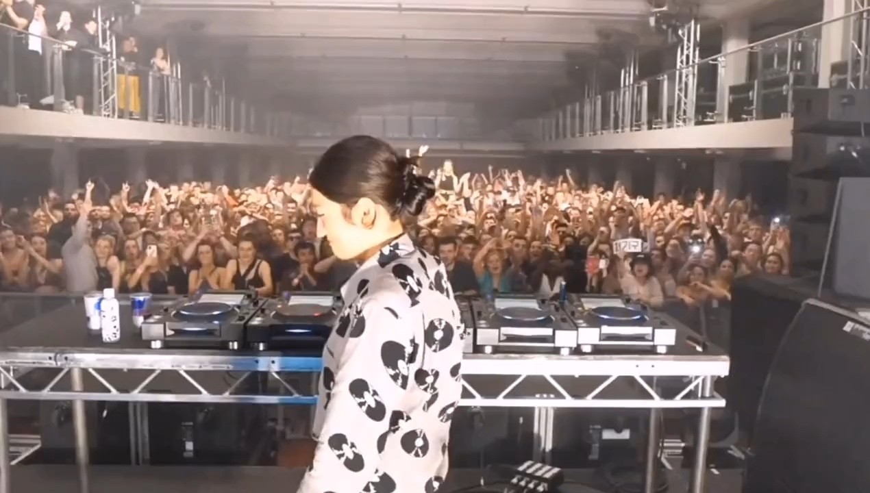  - 世界最受欢迎的女DJ Peggy Gou