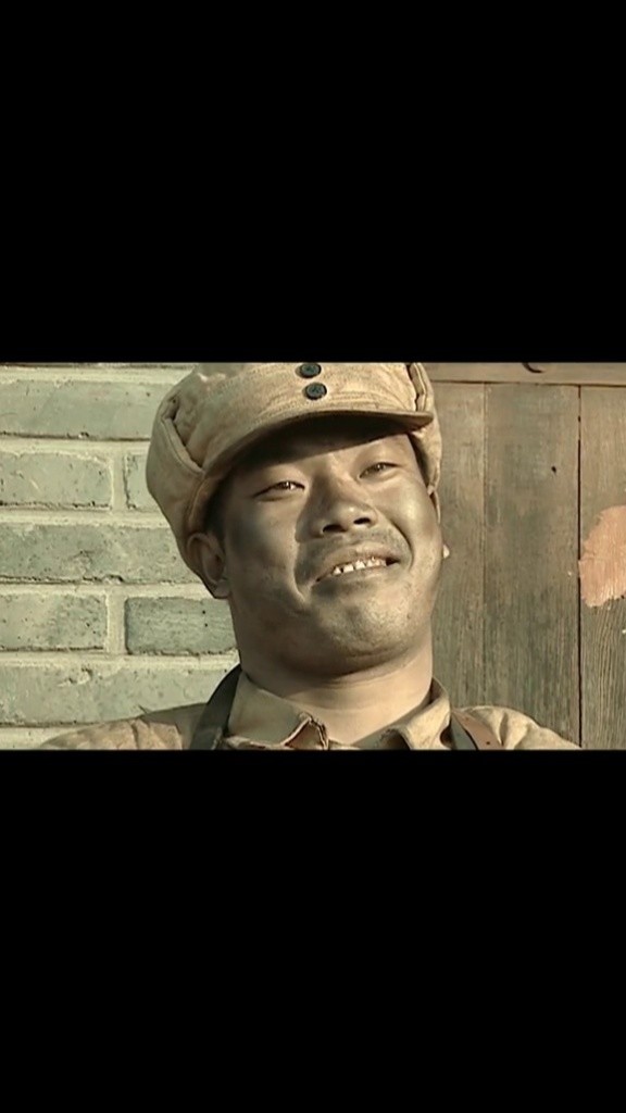 不会拉小提琴都不好意思说自己是李云龙的兵#亮剑 #嗨皮牛耶