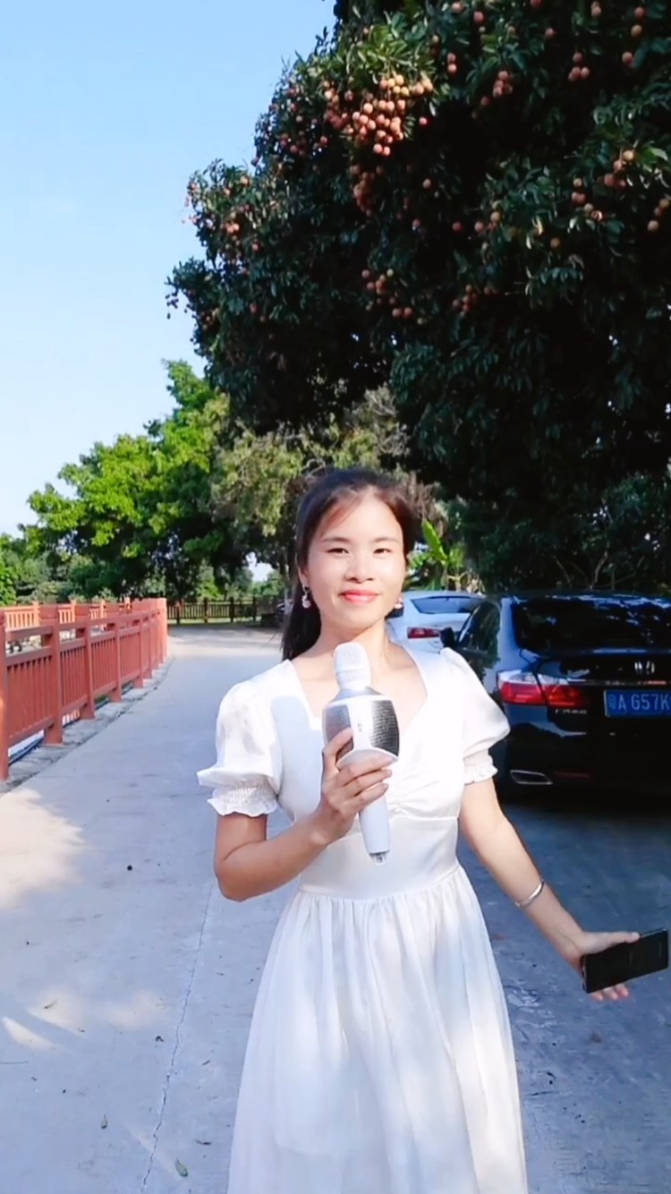 对面的小姐姐