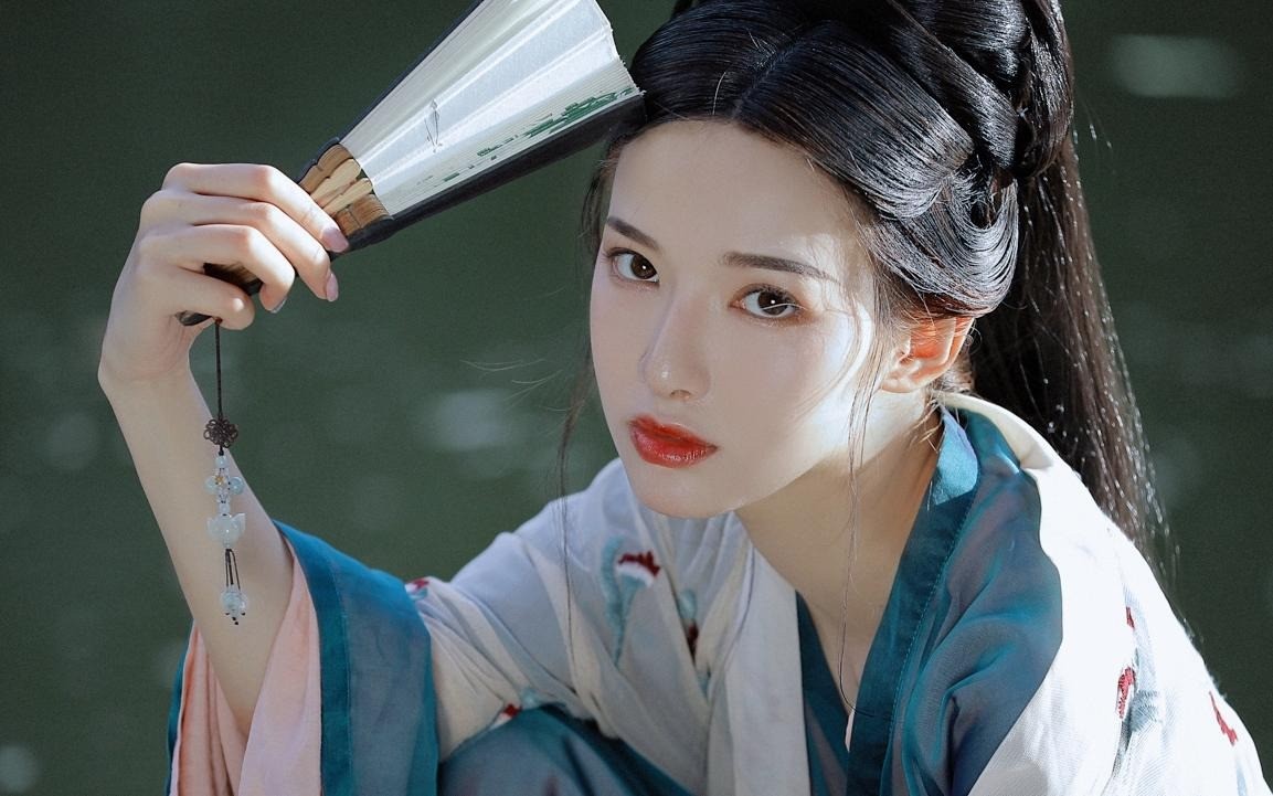 hita梦遣看花人殊不知误入春色御园轻踏