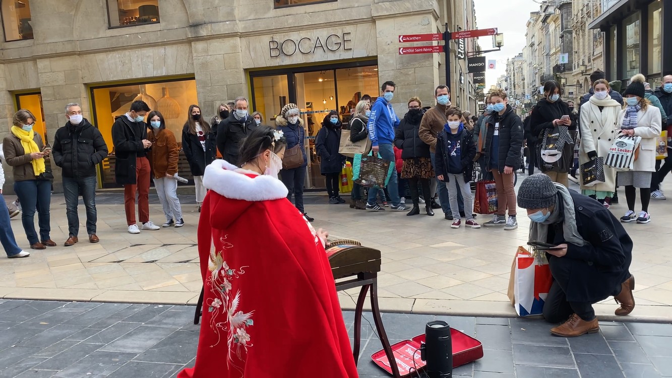  - 你挑着担，我牵着马，敢问路在何方？路在脚下～