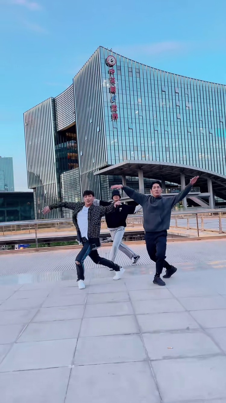 蒙古吊链舞?#东南亚吊链舞