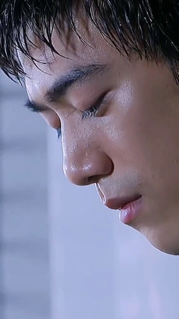 上流社会一见钟情就是见色起意