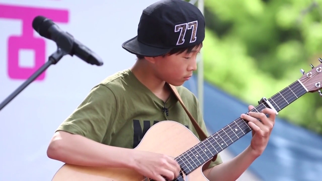 韩国小伙吉他演奏alan walker《the spectre》技术