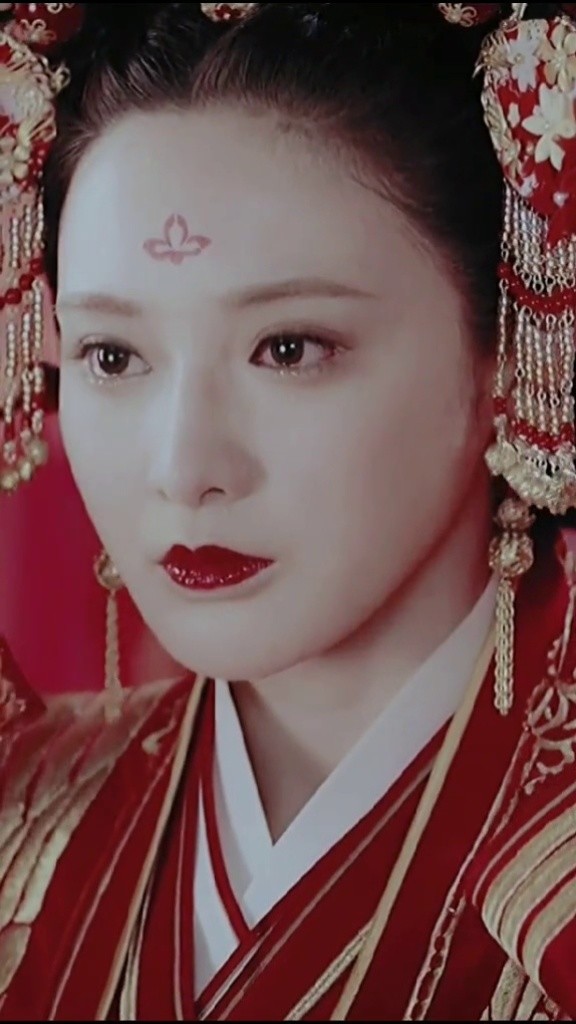 "梨花带雨,我见忧怜"#东宫 #mese团队 #曲小枫彭小苒 #盛世美颜 #哭戏