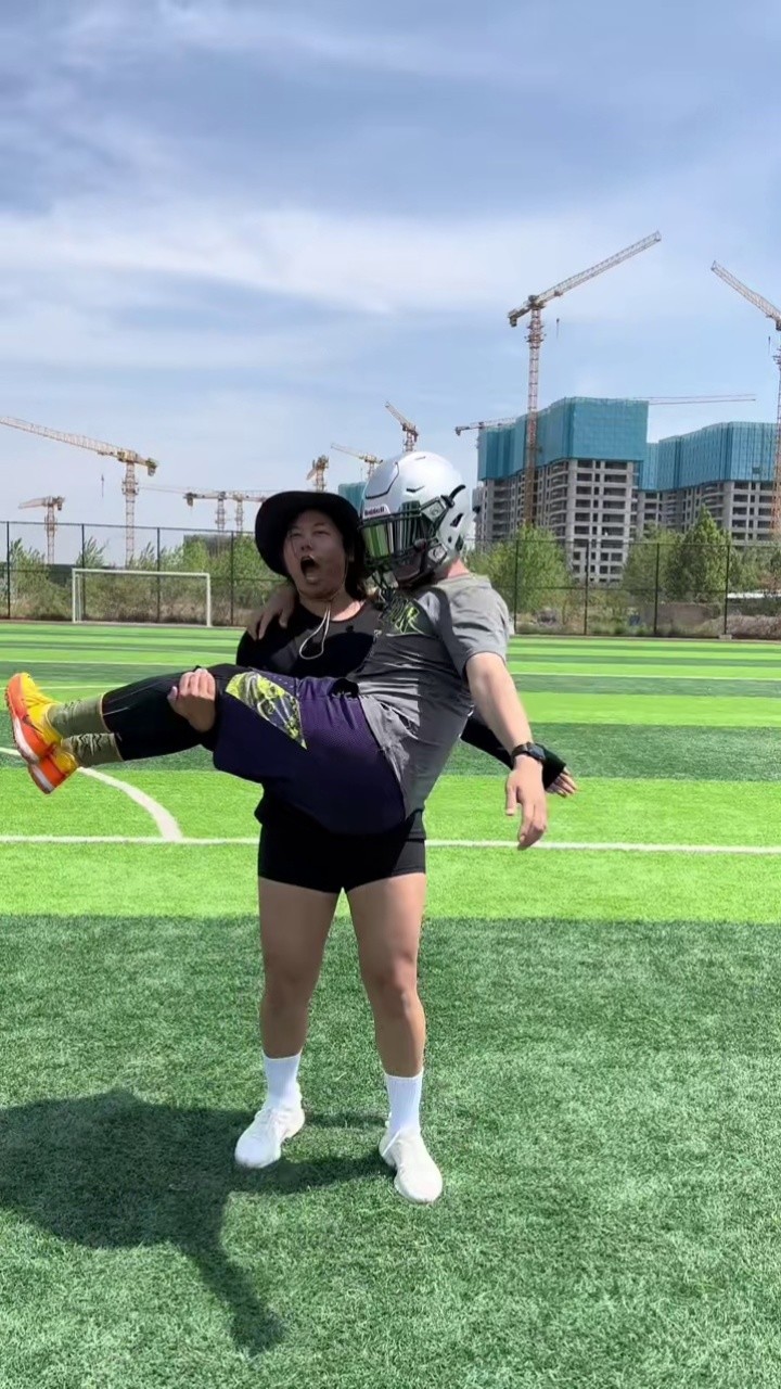 快乐第二 #花开 #情侣日常 #我们俩 #爱的抱抱-高清mv在线看-qq音乐