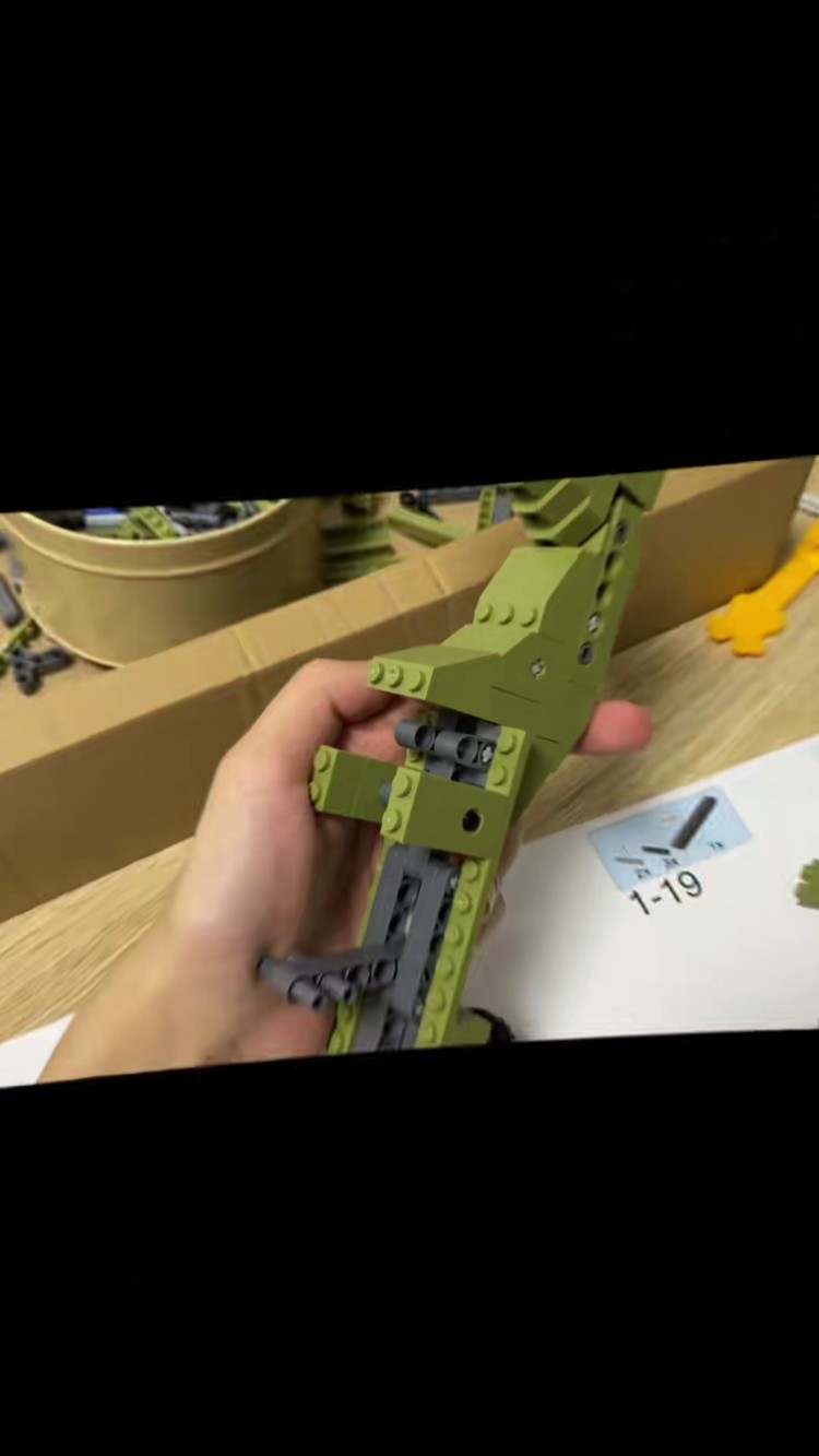 拼(awm)上! 出下就得看我心情了?#乐高搭建 #乐高枪