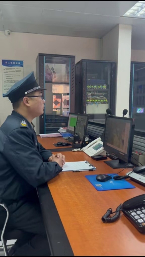 搞笑 #保安大爷日常 #物业人 #保安大叔 #续集